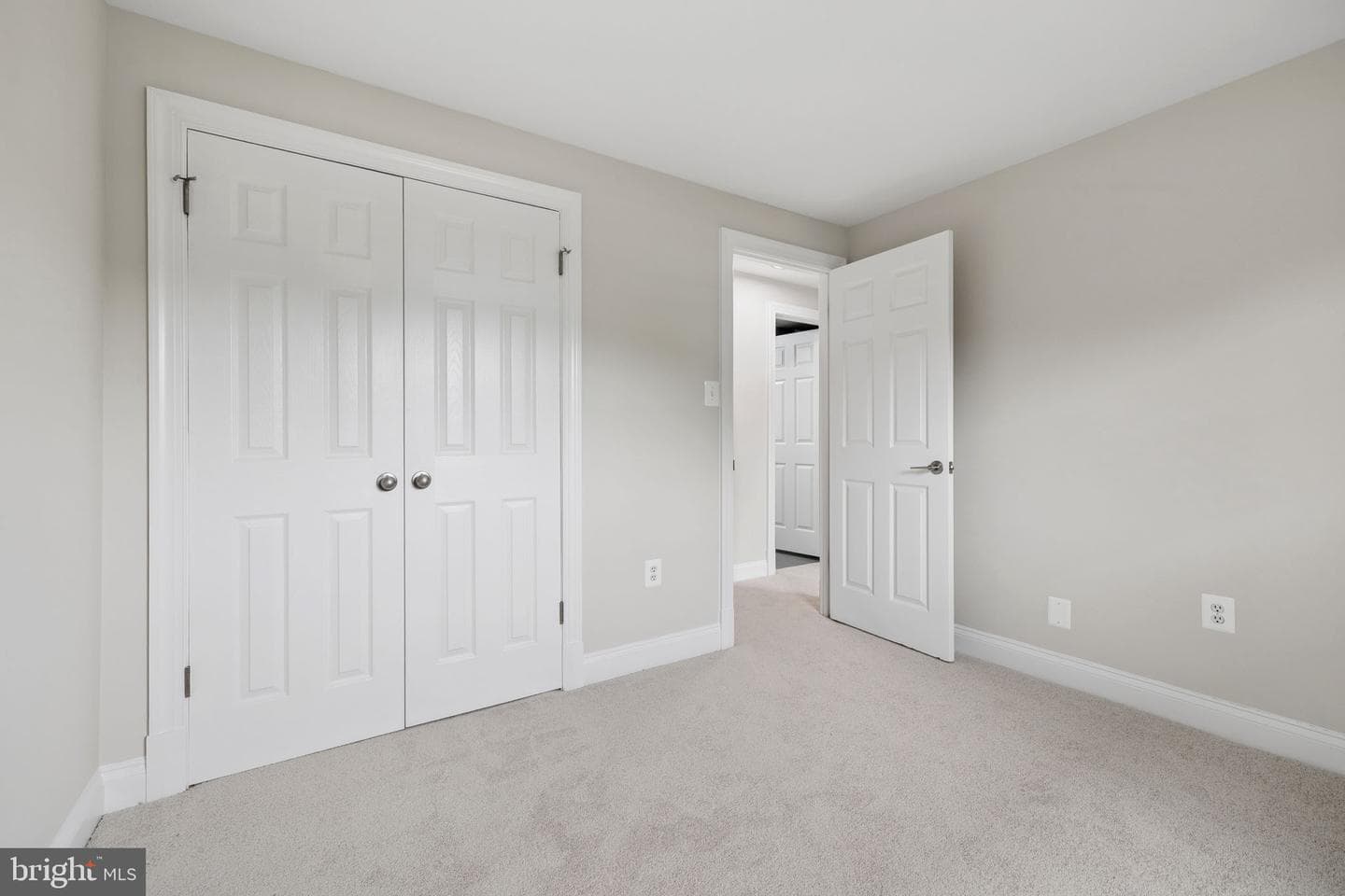 5842 Riverside Drive photo 36