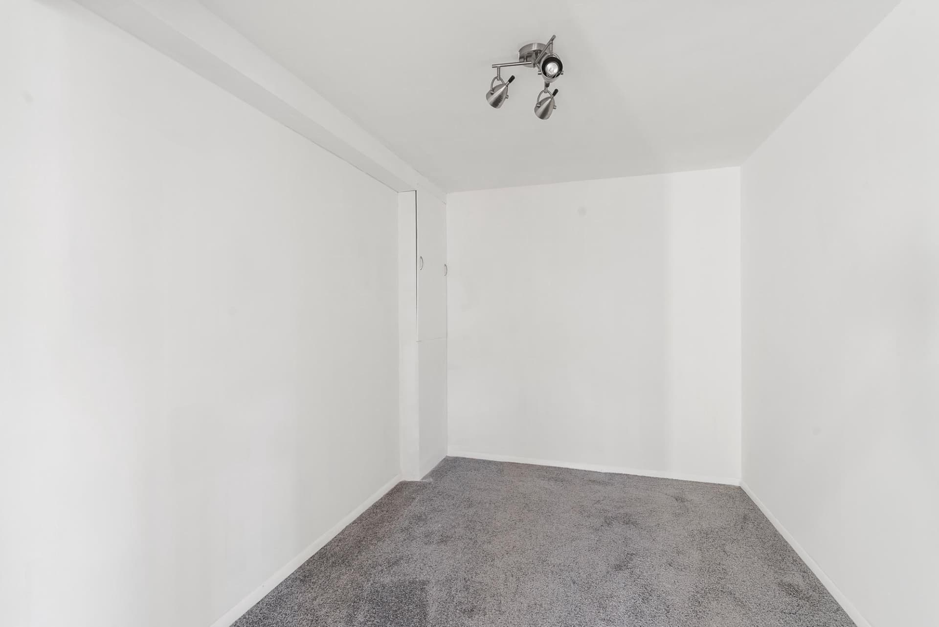 13421 Hillendale Drive photo 10