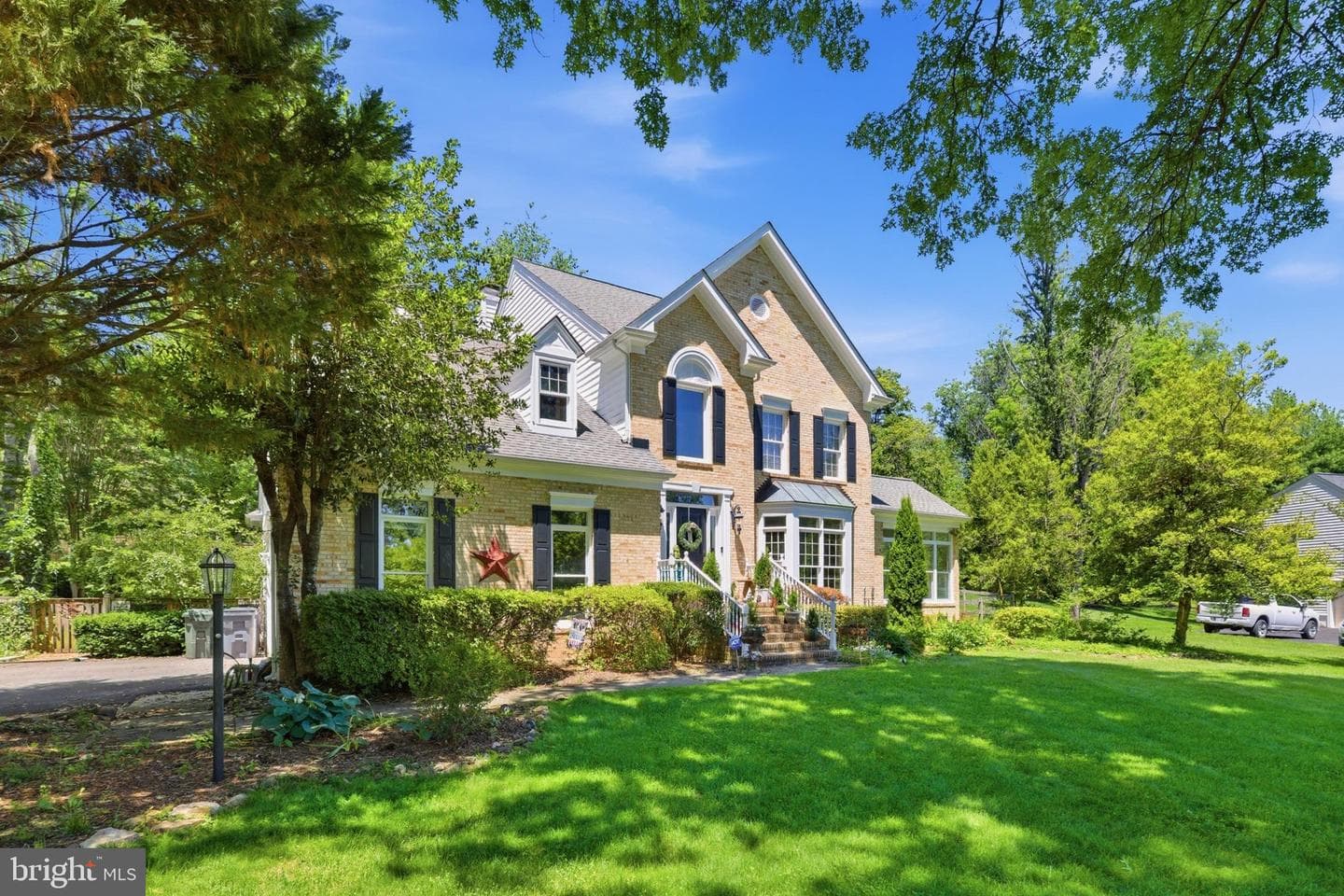 4280 Lawnvale Drive photo 4