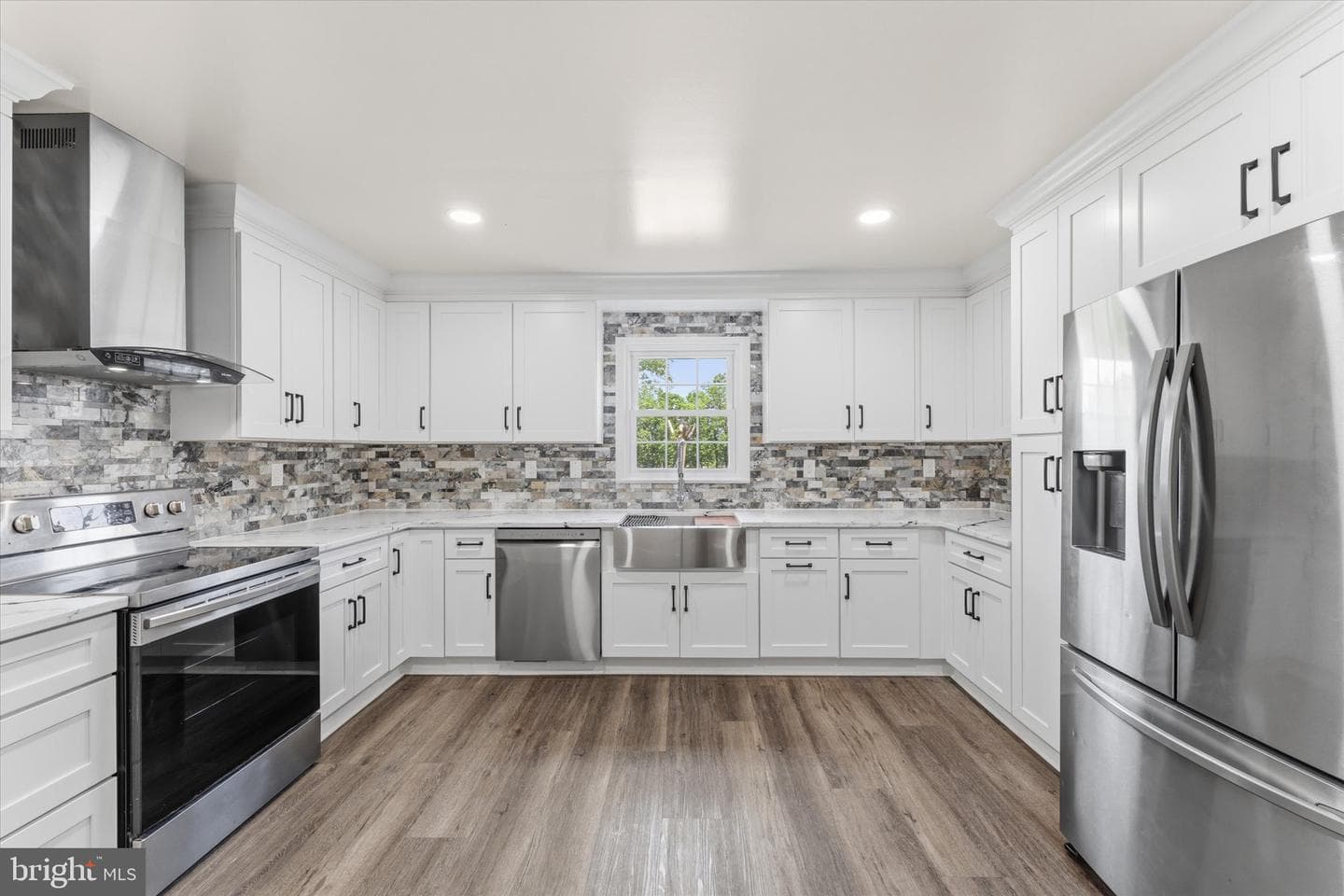 2611 Alvey Drive photo 8
