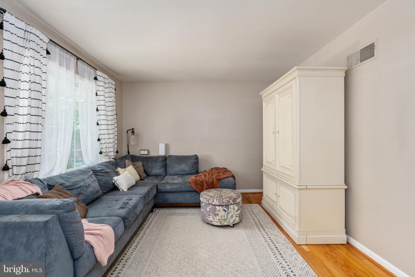 4521 Kingsley Road photo 2
