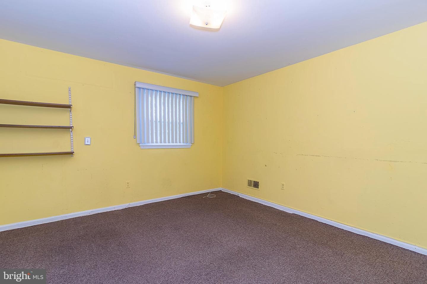 13019 Amesbury Street photo 20