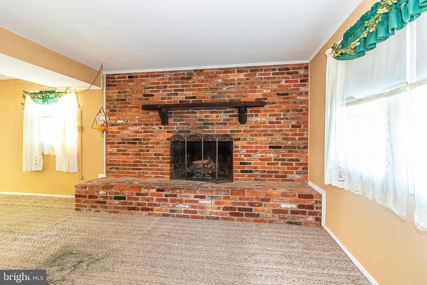 13019 Amesbury Street photo 22