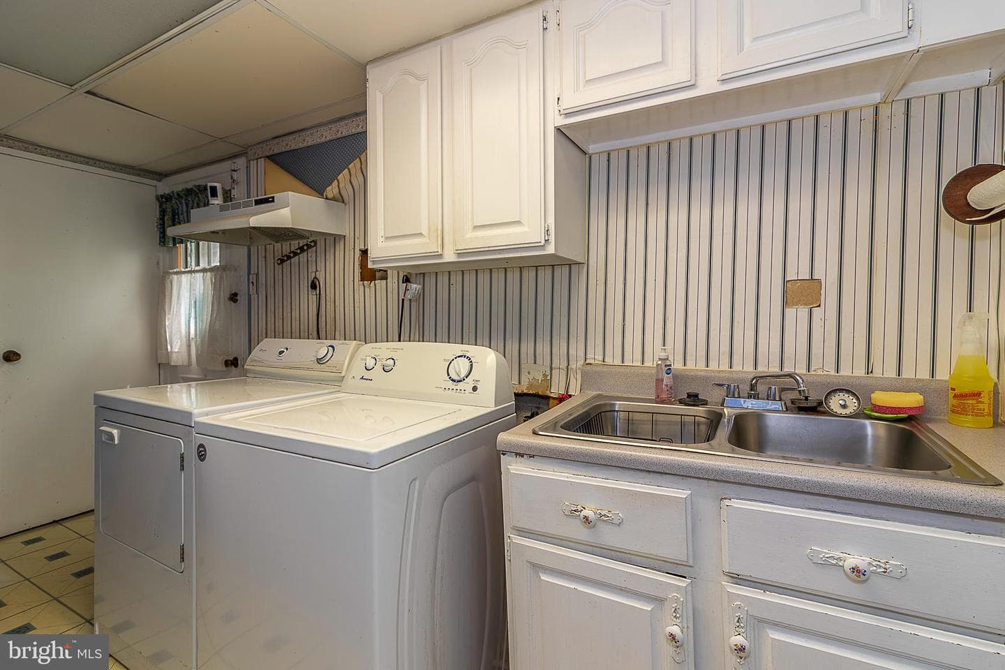 13019 Amesbury Street photo 27