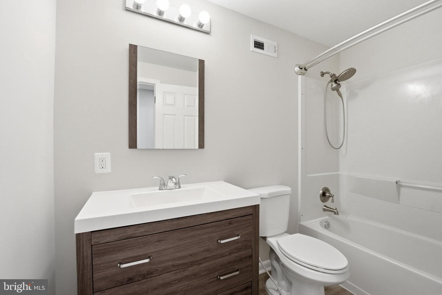 9532 Clematis Street photo 21