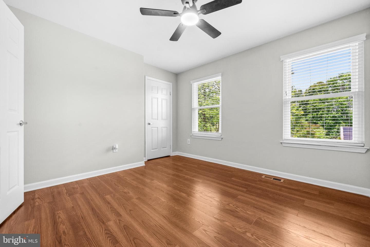 6109 Plainville Lane photo 32