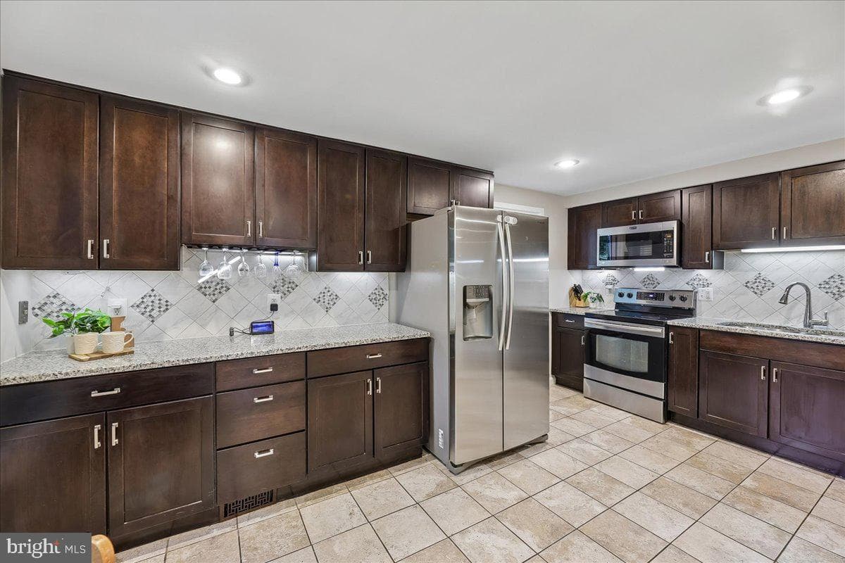 16017 Fairway Drive photo 6