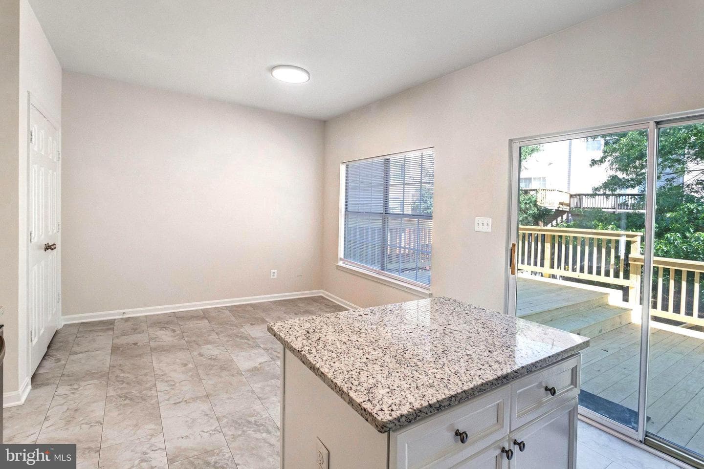 10504 Montrose Way photo 17
