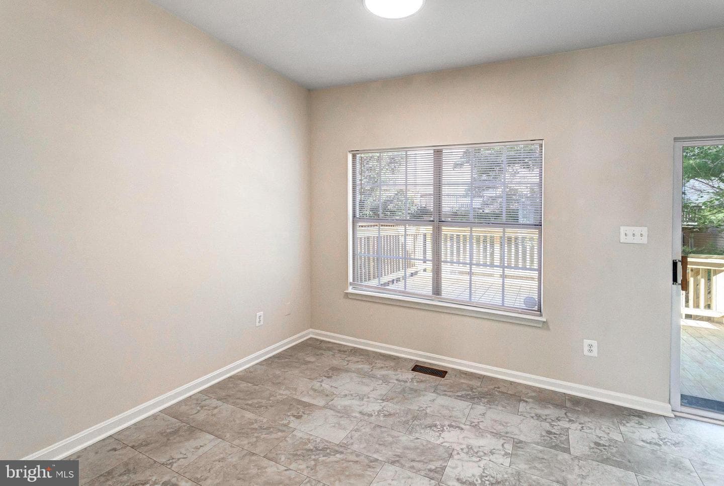10504 Montrose Way photo 28