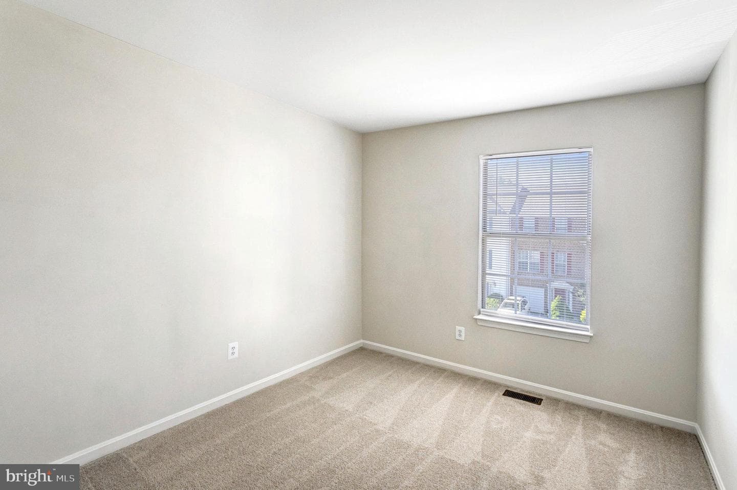 10504 Montrose Way photo 32