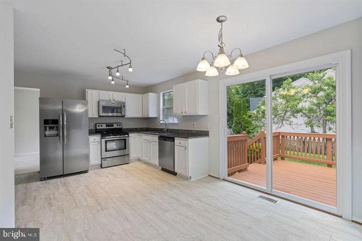 3429 Lacrosse Court photo 4