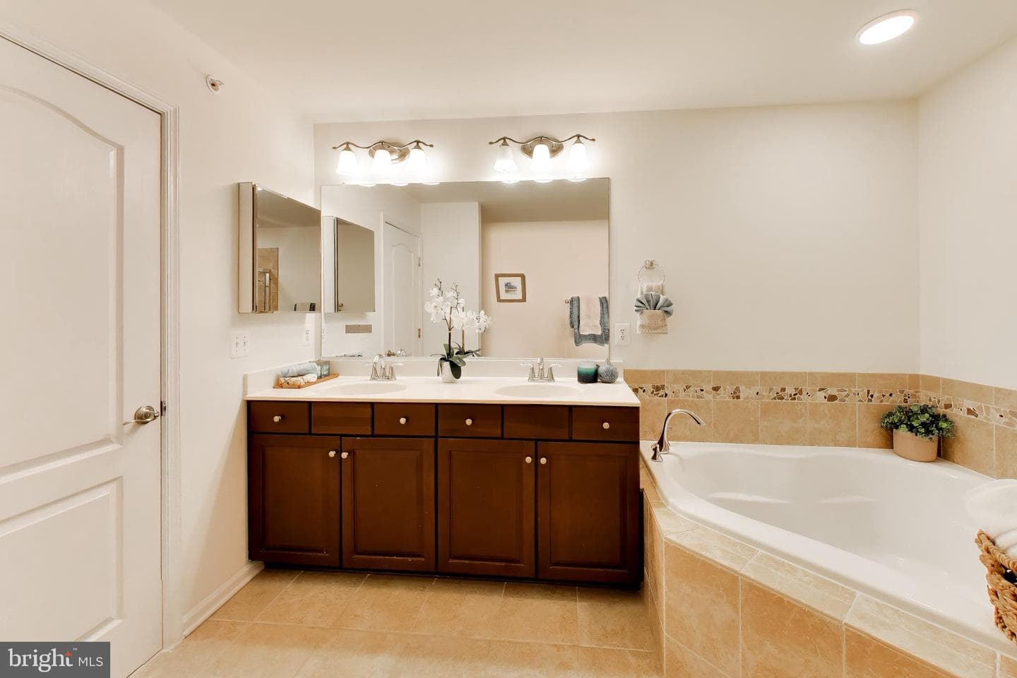 15330 Kensington Park Drive photo 25