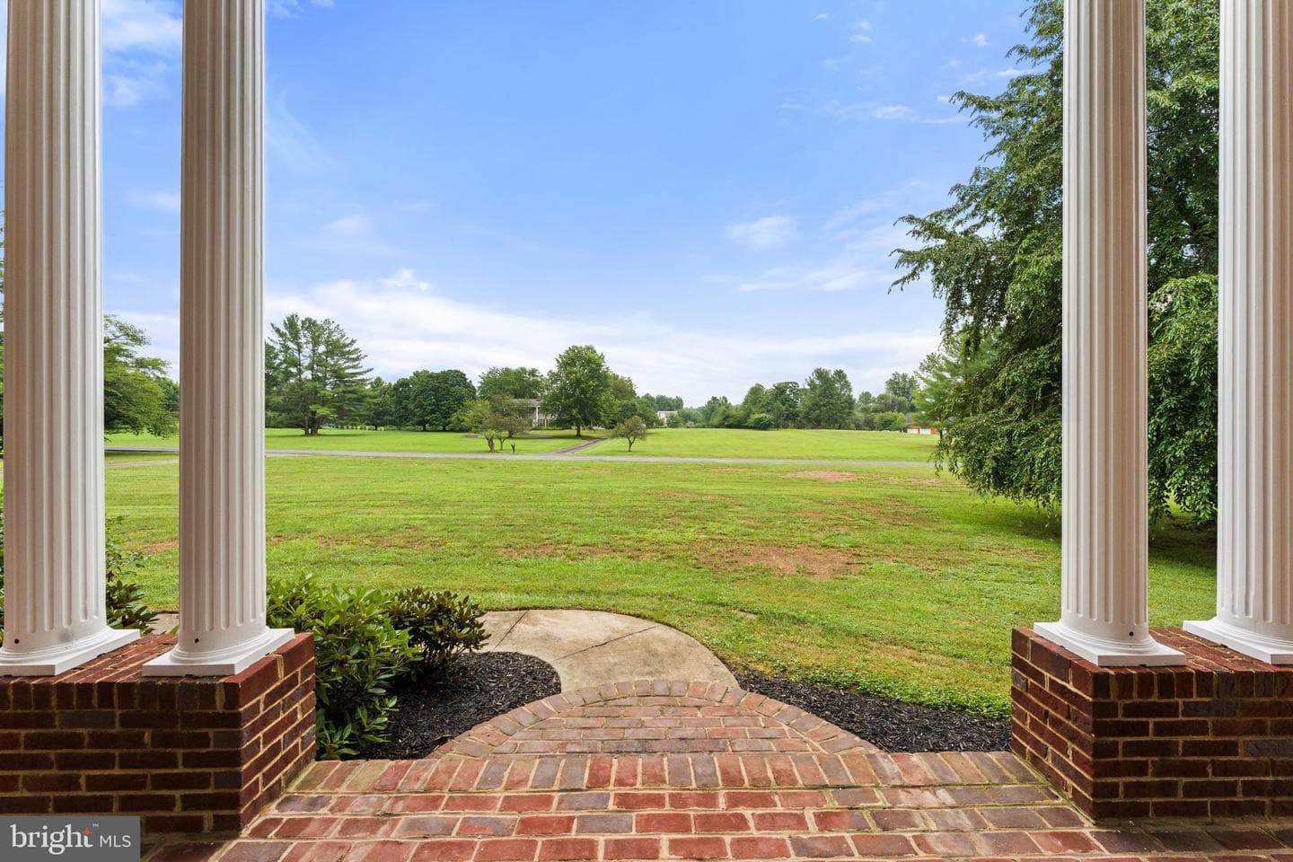 4740 Angus Drive photo 3