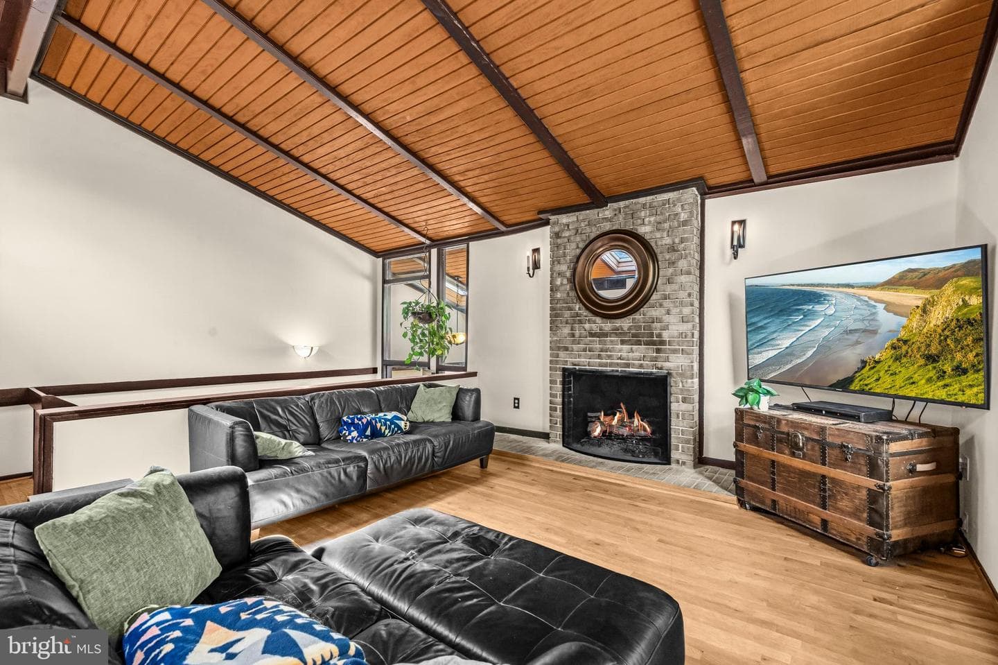 6270 Occoquan Forest Drive photo 4