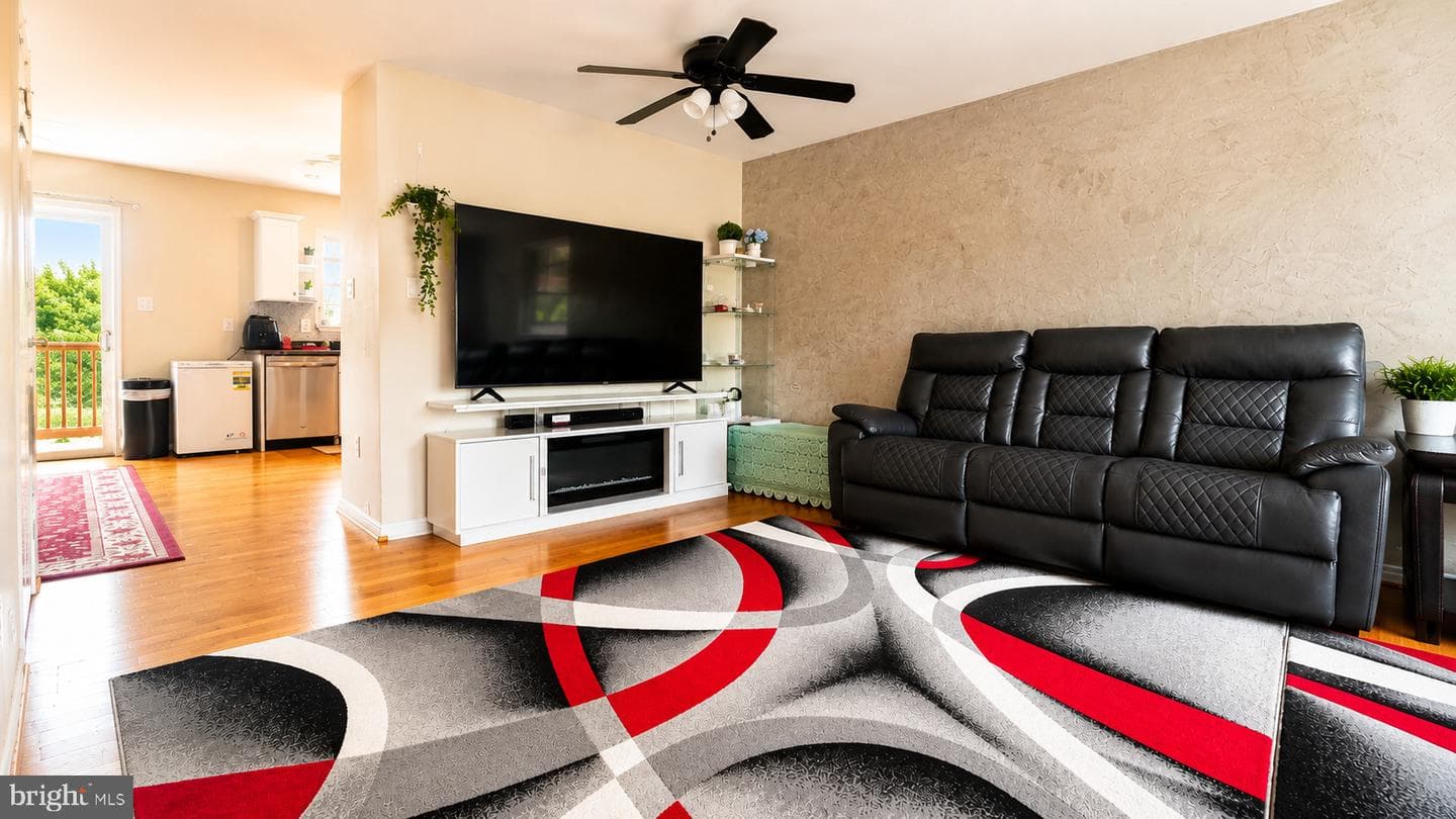 14325 Legend Glen Court photo 4