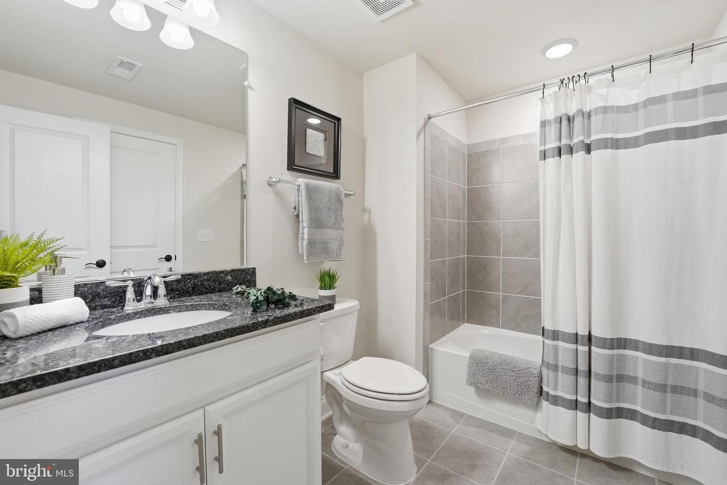 17139 Branched Oak Road photo 10