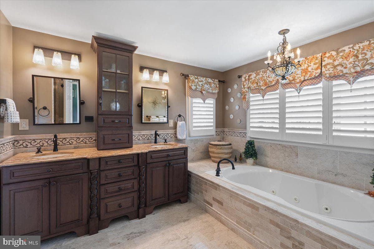 7726 Virginia Oaks Drive photo 34