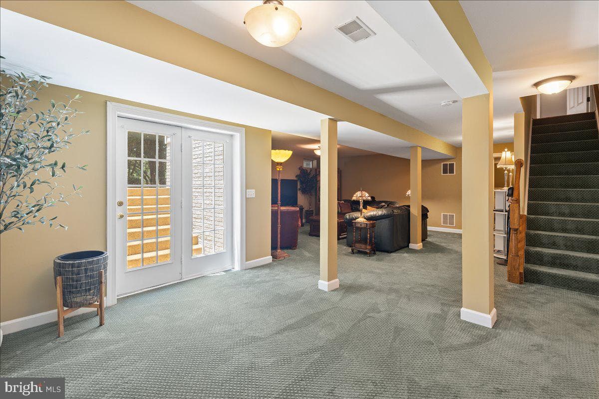 7726 Virginia Oaks Drive photo 43