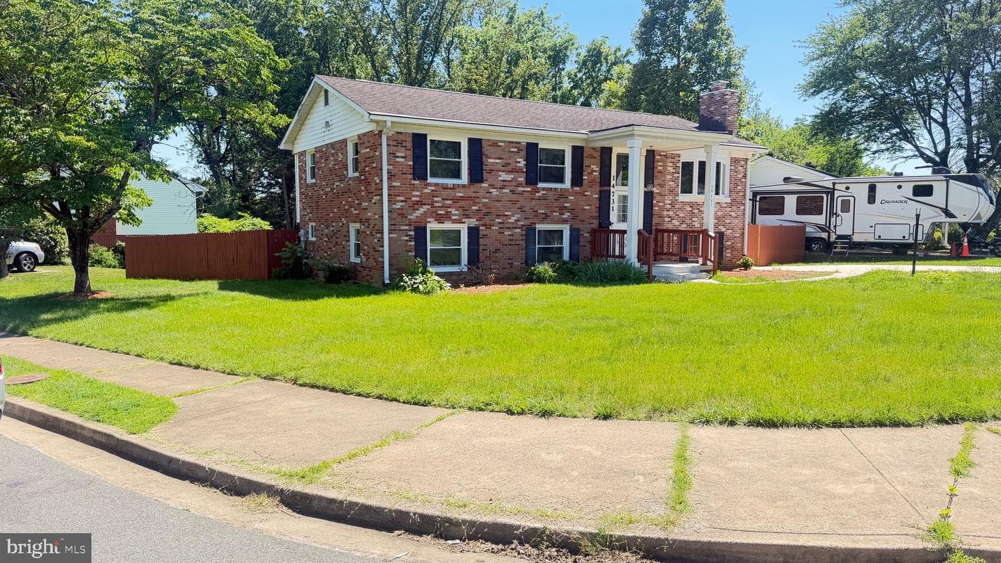 14731 Darbydale Avenue photo 2