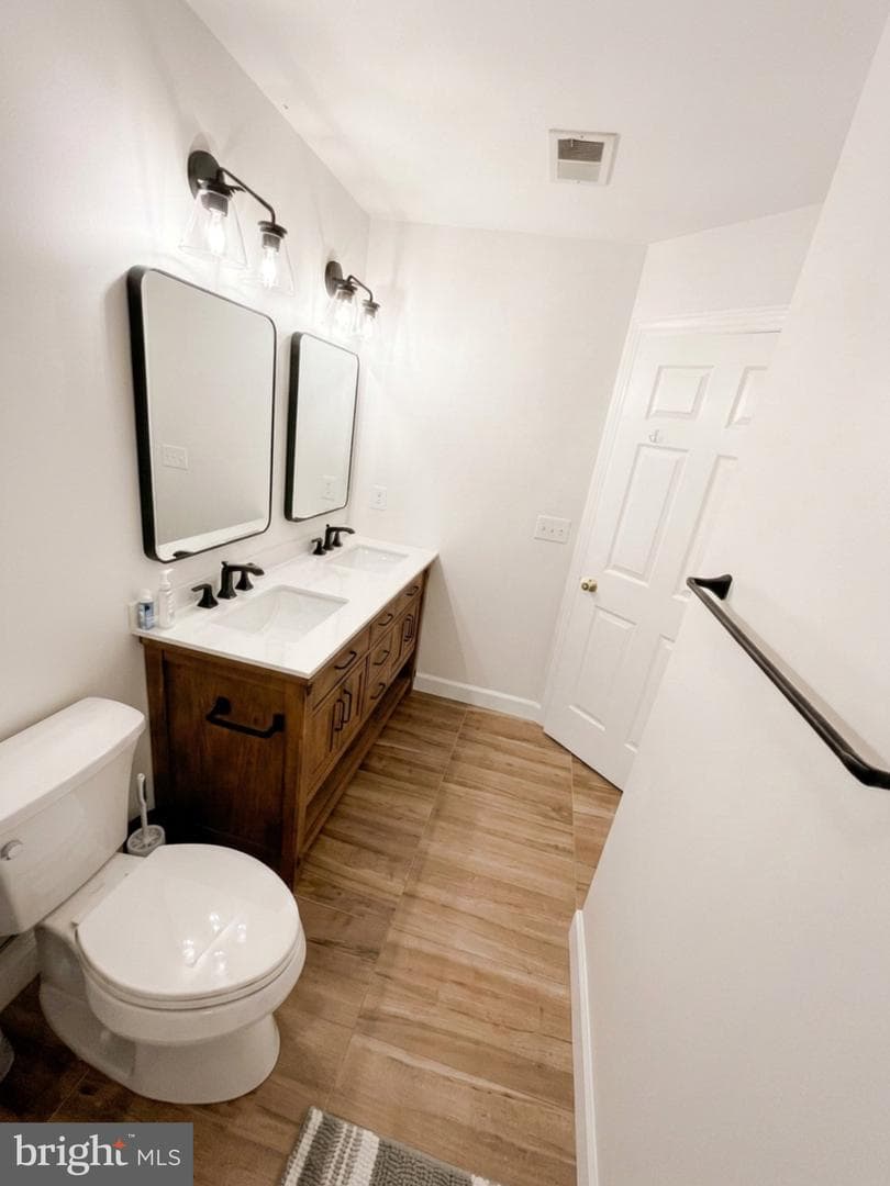 8050 Montour Heights Drive photo 18