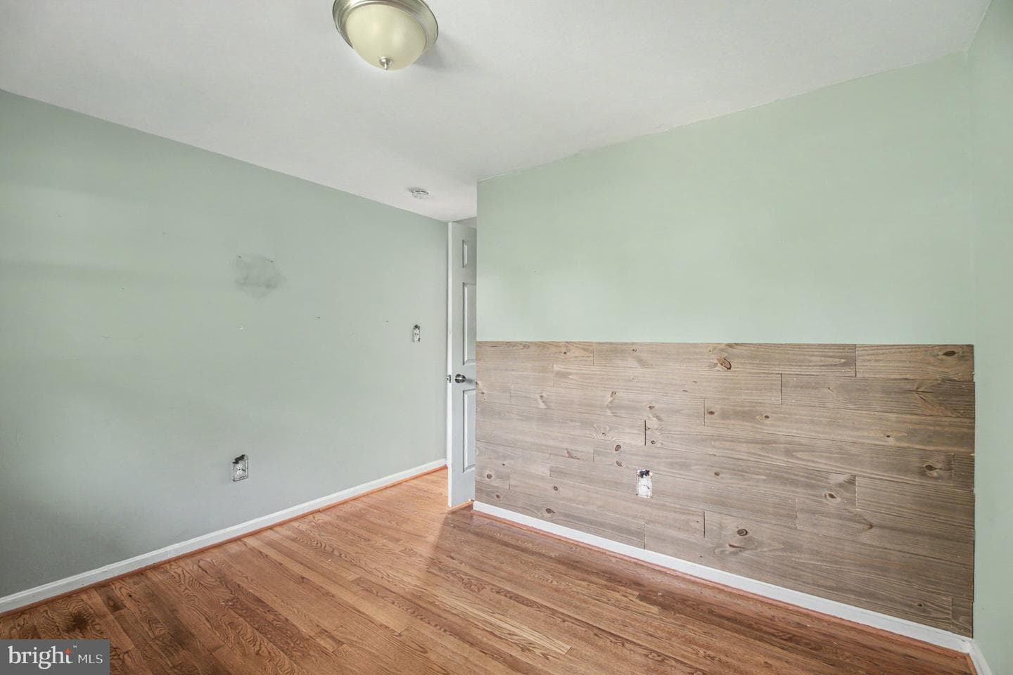 7409 Lake Drive photo 10