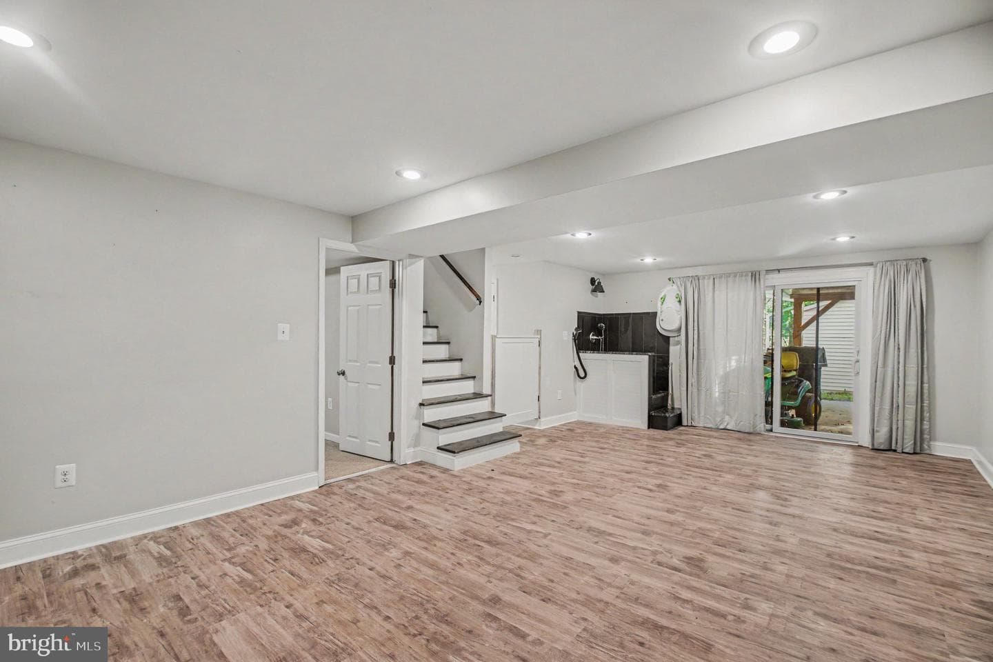 7409 Lake Drive photo 19