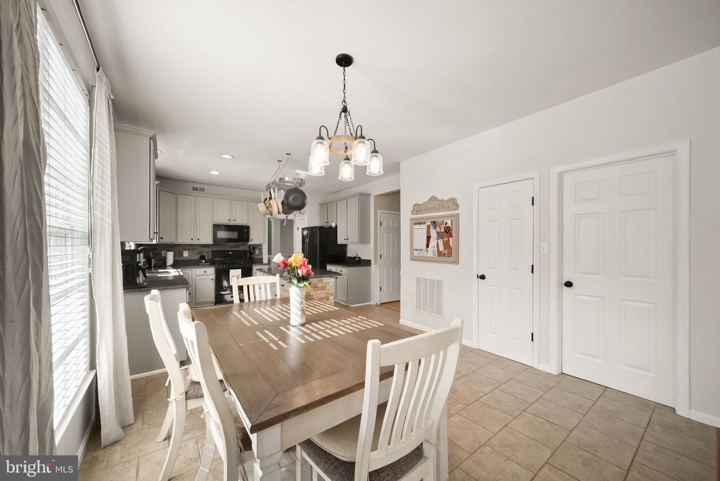 9009 Paddington Court photo 14