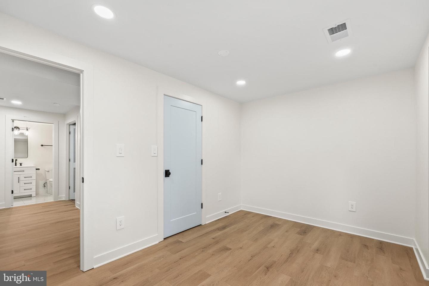 15432 Beachview Drive photo 25
