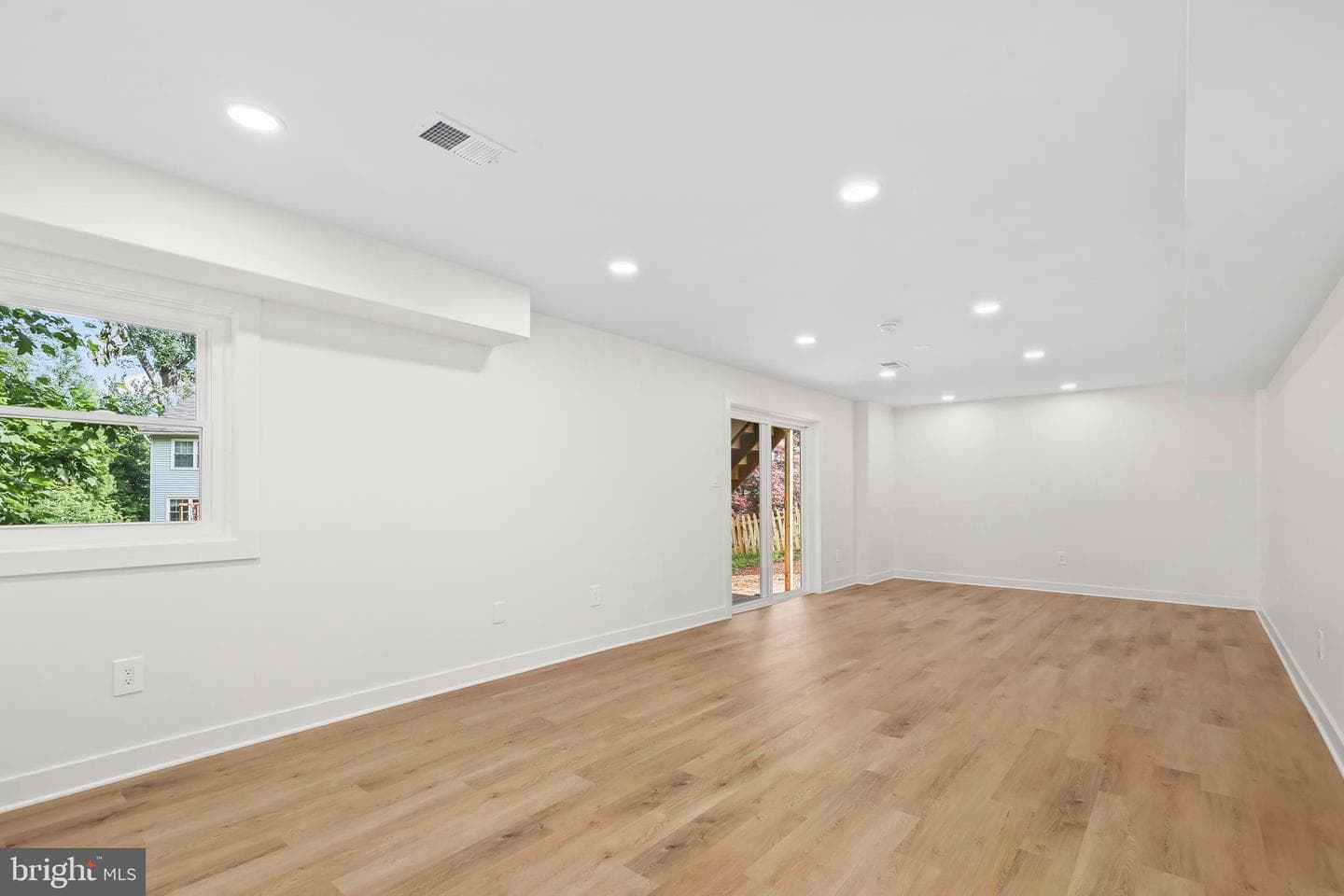 15432 Beachview Drive photo 29