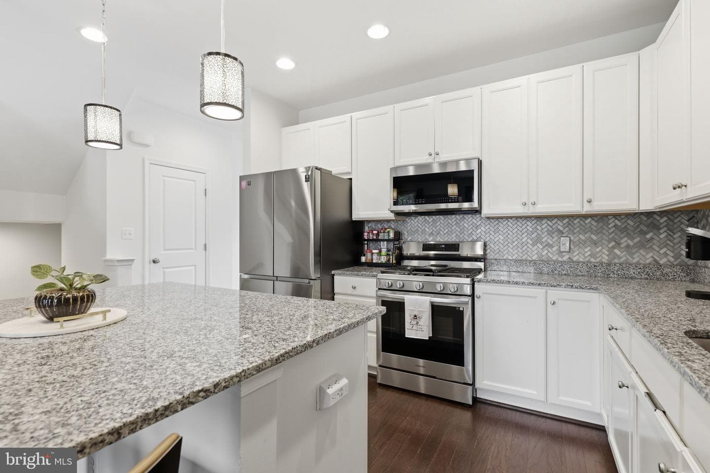 8112 Honey Bee Way photo 11