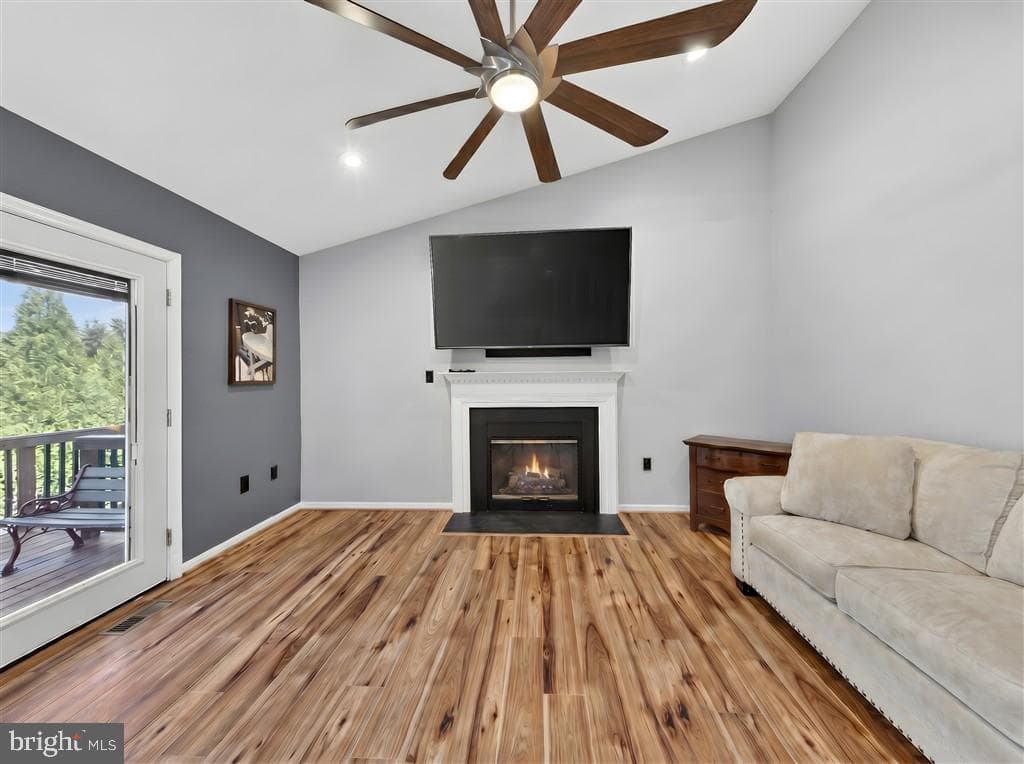 13802 Mapledale Avenue photo 10