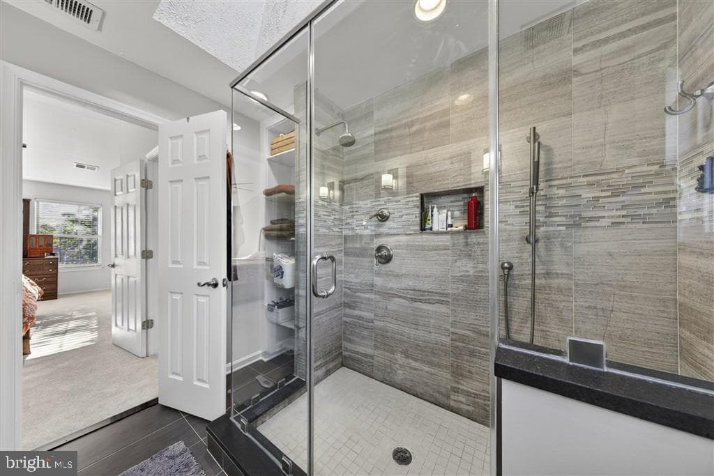 13802 Mapledale Avenue photo 14