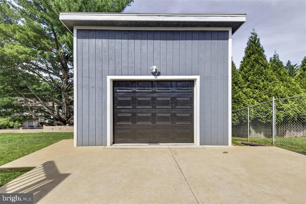 13802 Mapledale Avenue photo 23