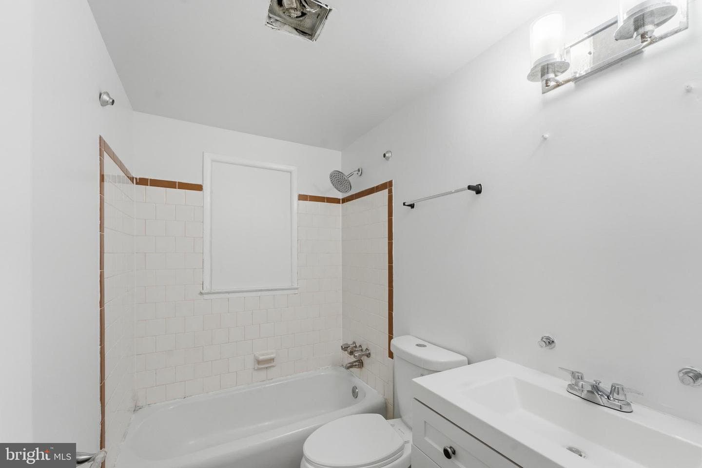 14209 Essex Drive photo 33