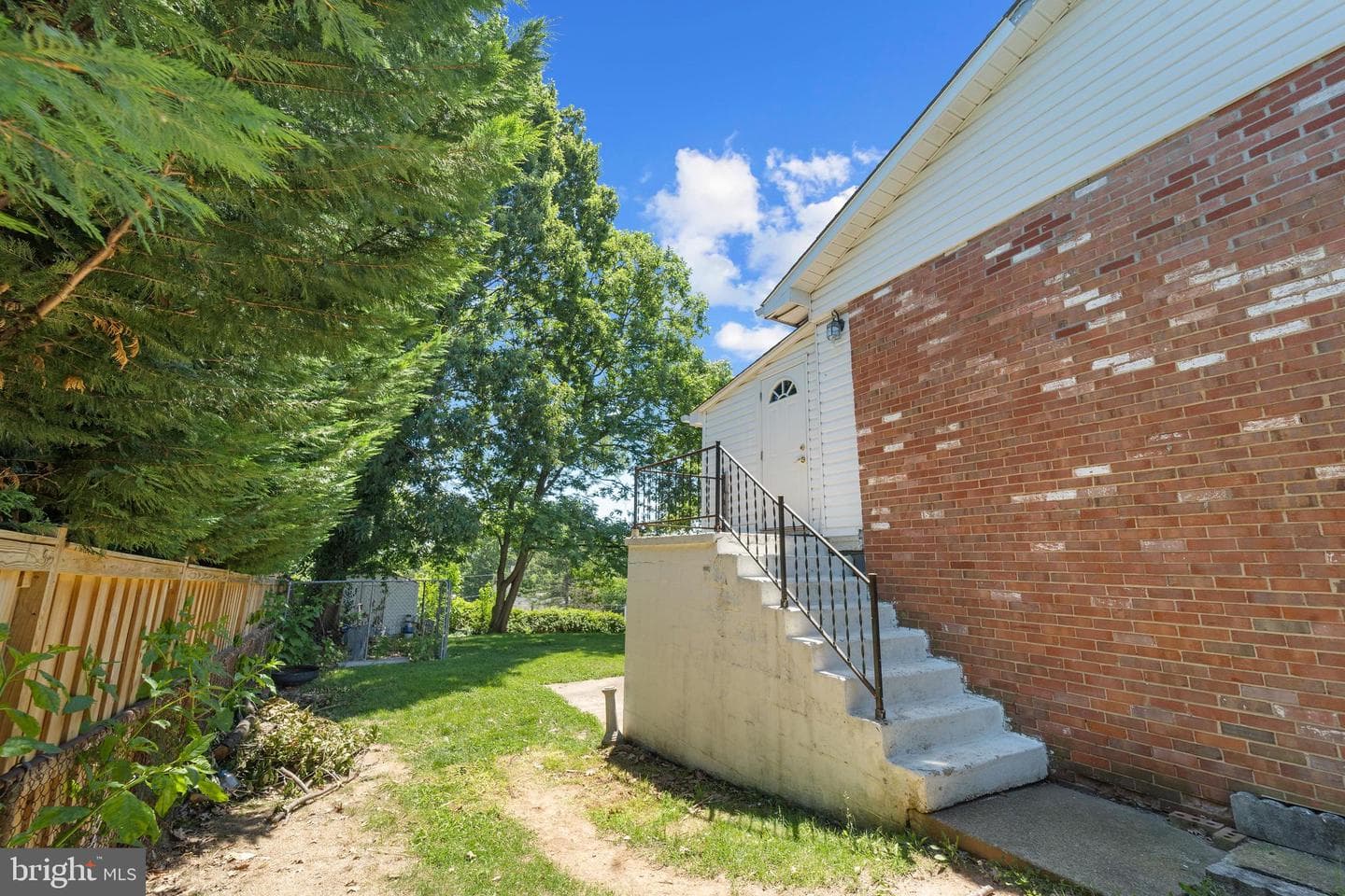 14209 Essex Drive photo 37