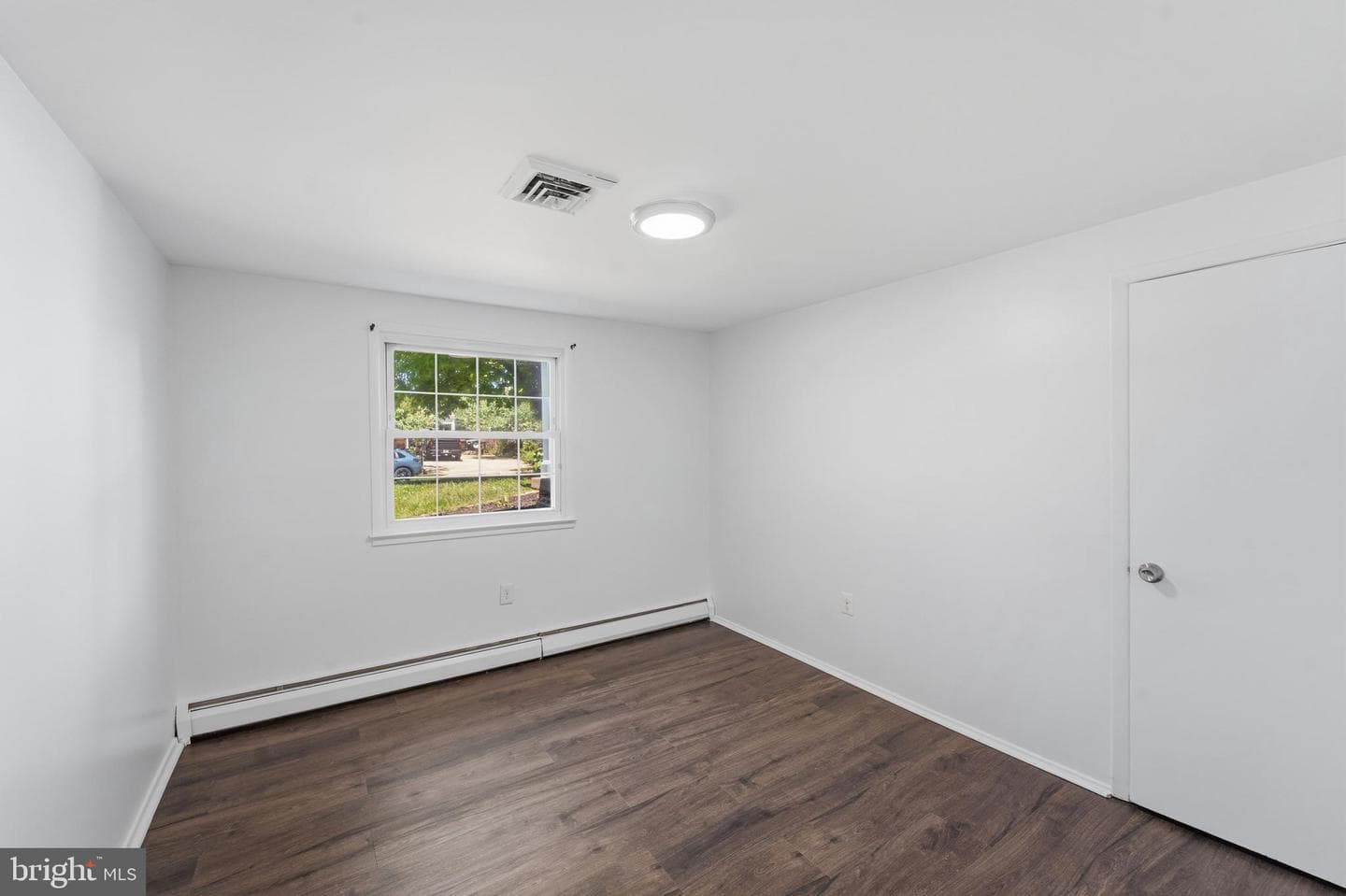 14209 Essex Drive photo 5