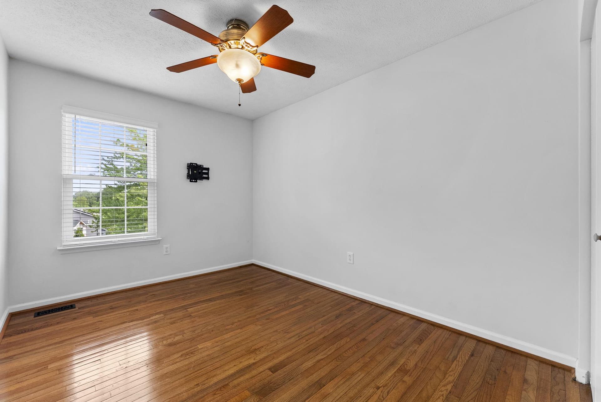 18252 Linton Court photo 25
