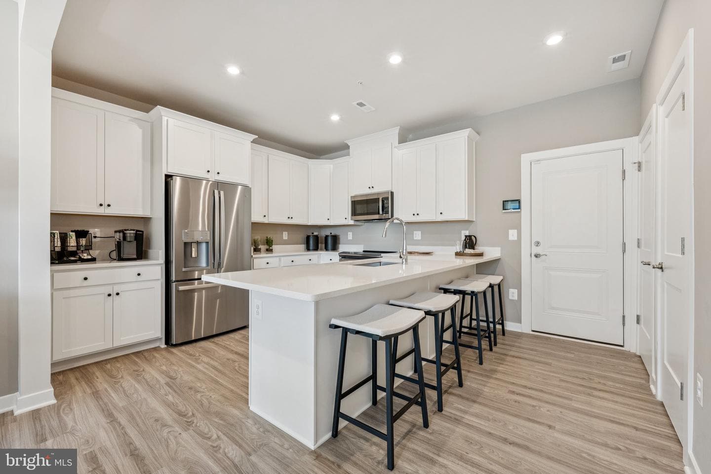 13818 Quartz Avenue photo 3