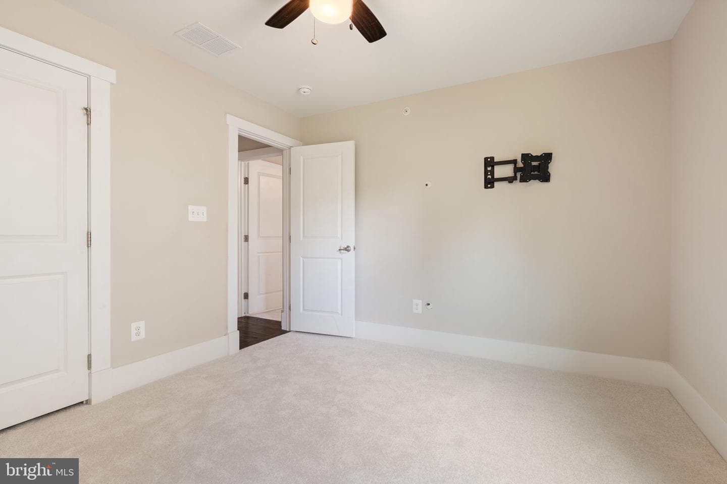 17136 Gullwing Drive photo 34