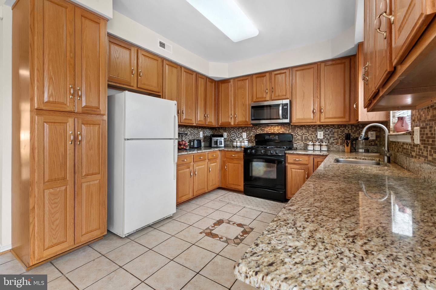 6217 Oscar Court photo 9