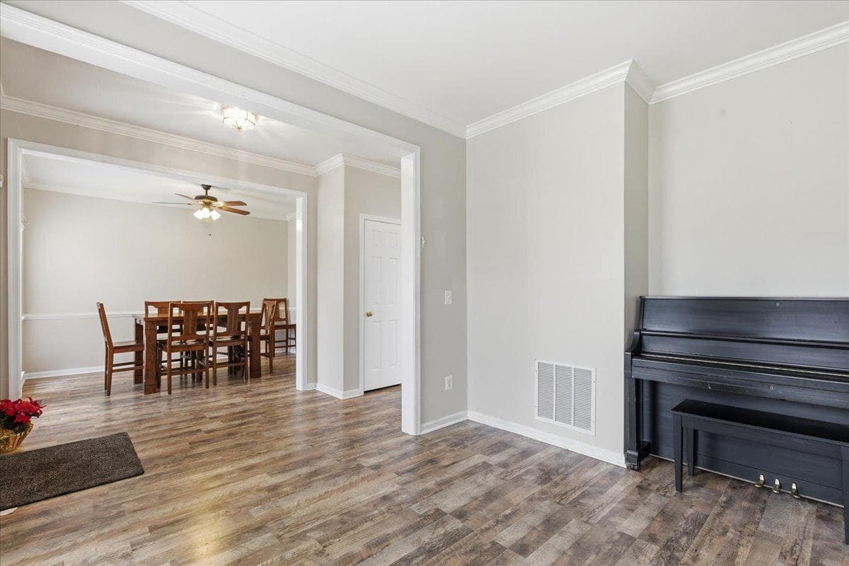 17037 Loftridge Ln photo 9