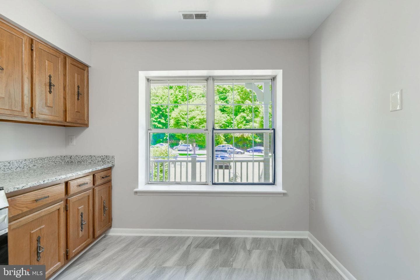 15252 Cloverdale Road photo 9