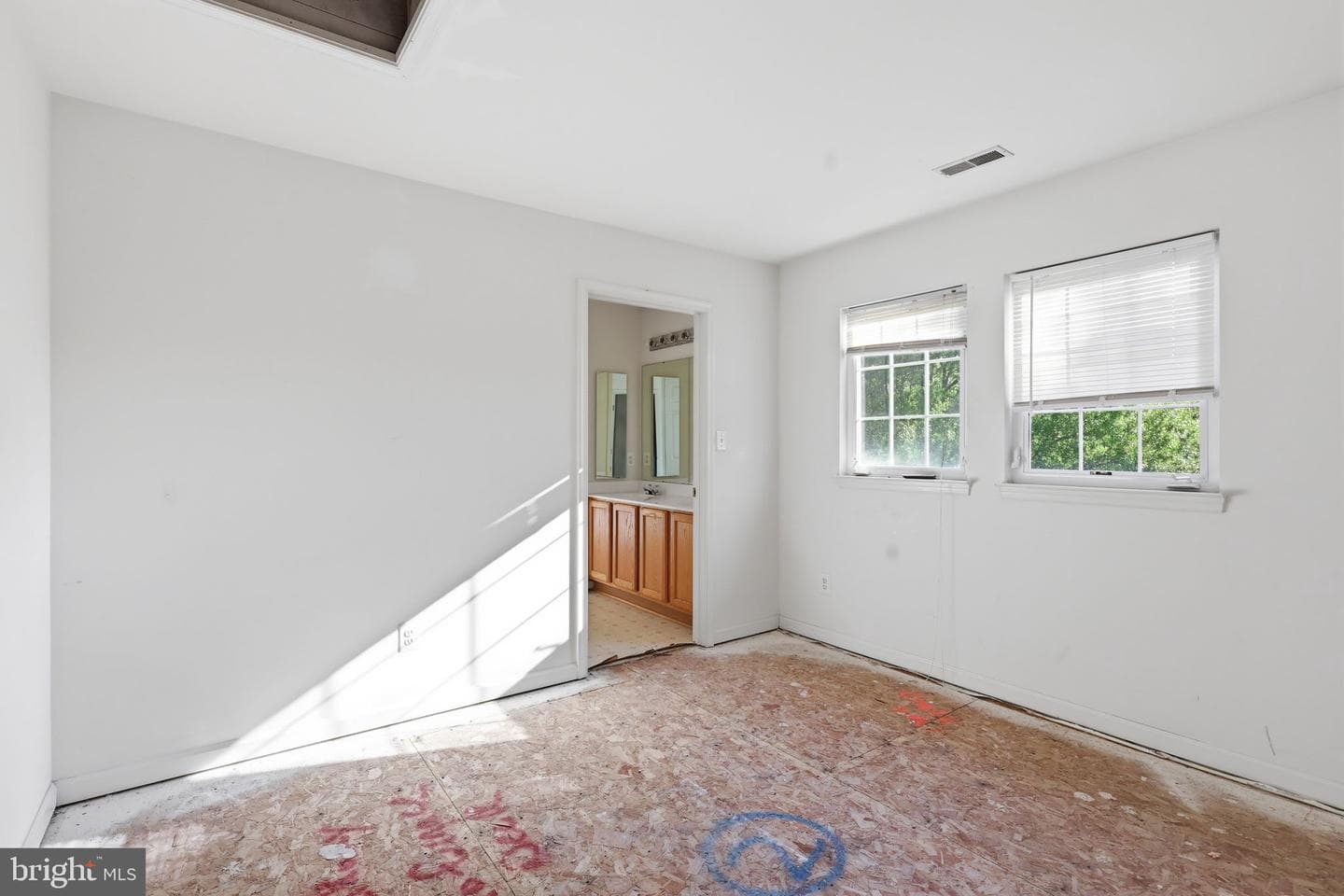 1595 Heron Way photo 24