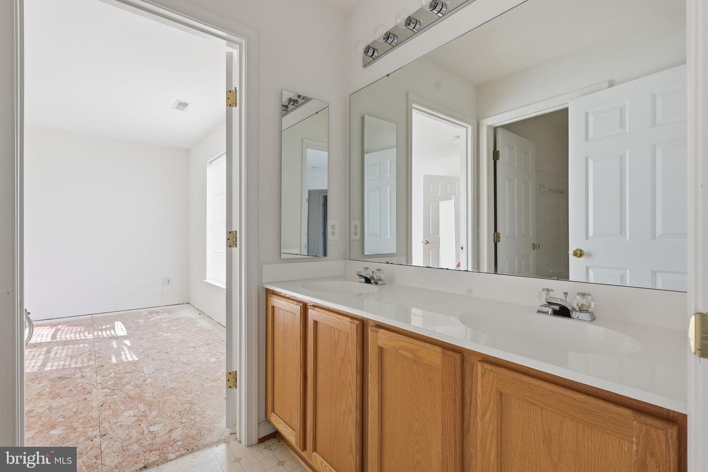1595 Heron Way photo 26