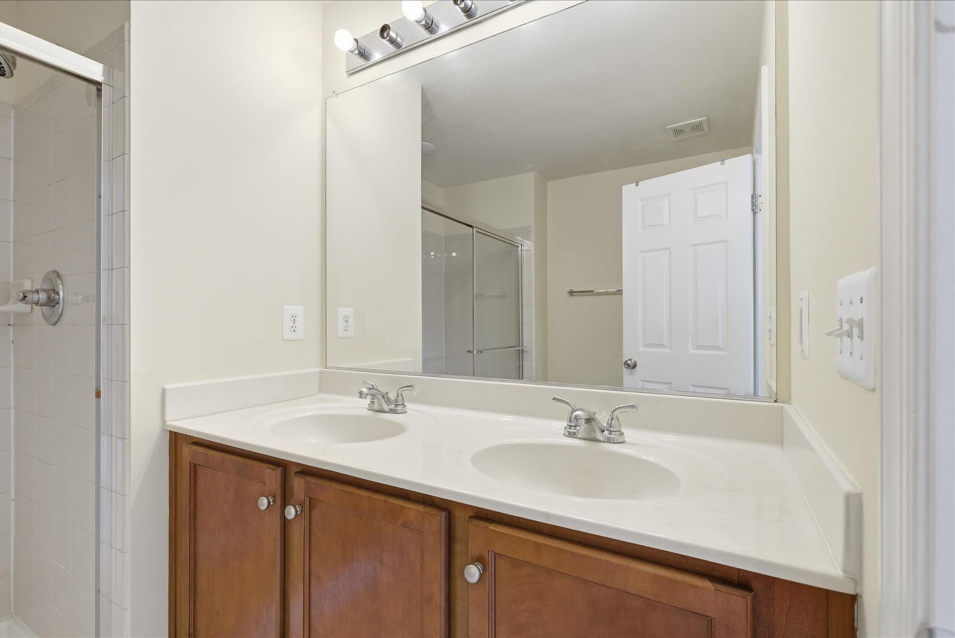 15704 John Diskin Circle photo 26