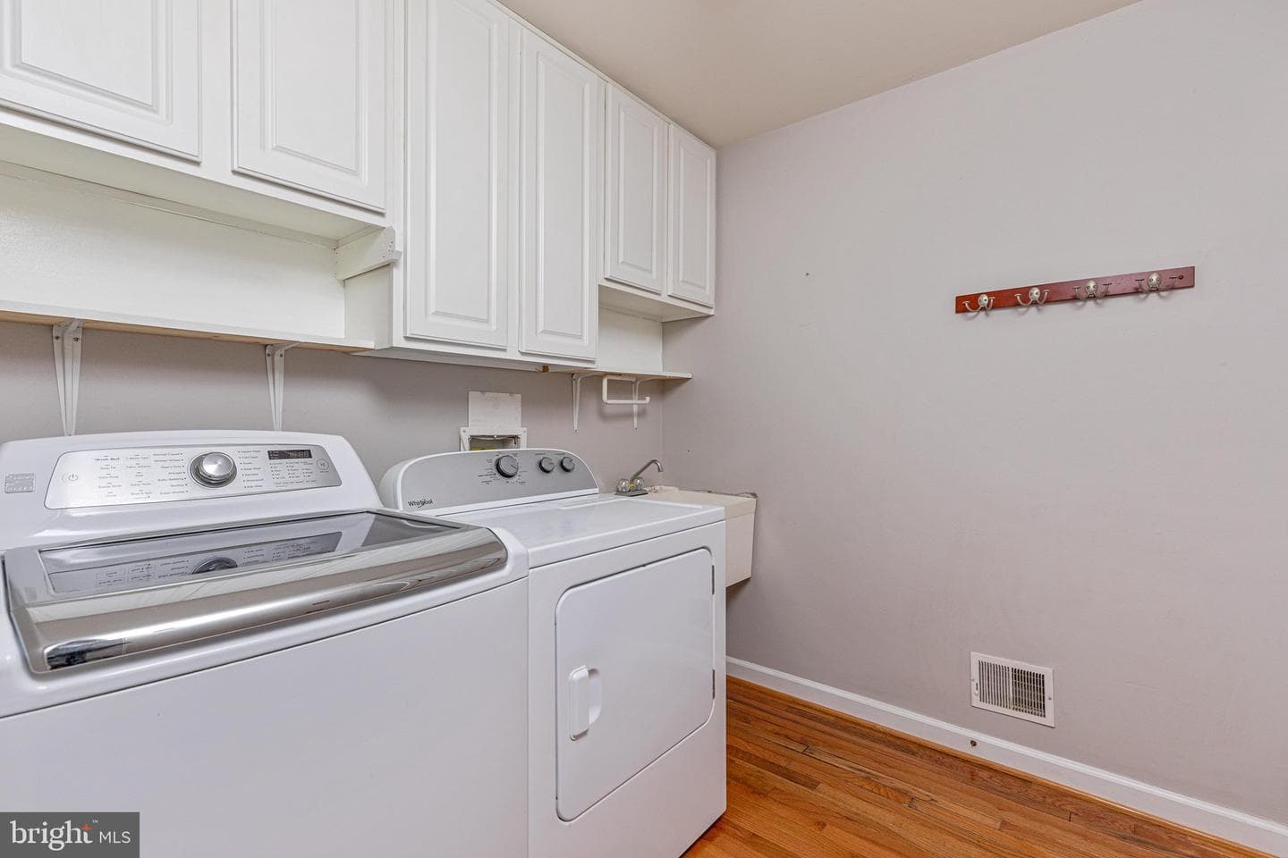 10012 Three Sisters Court photo 22