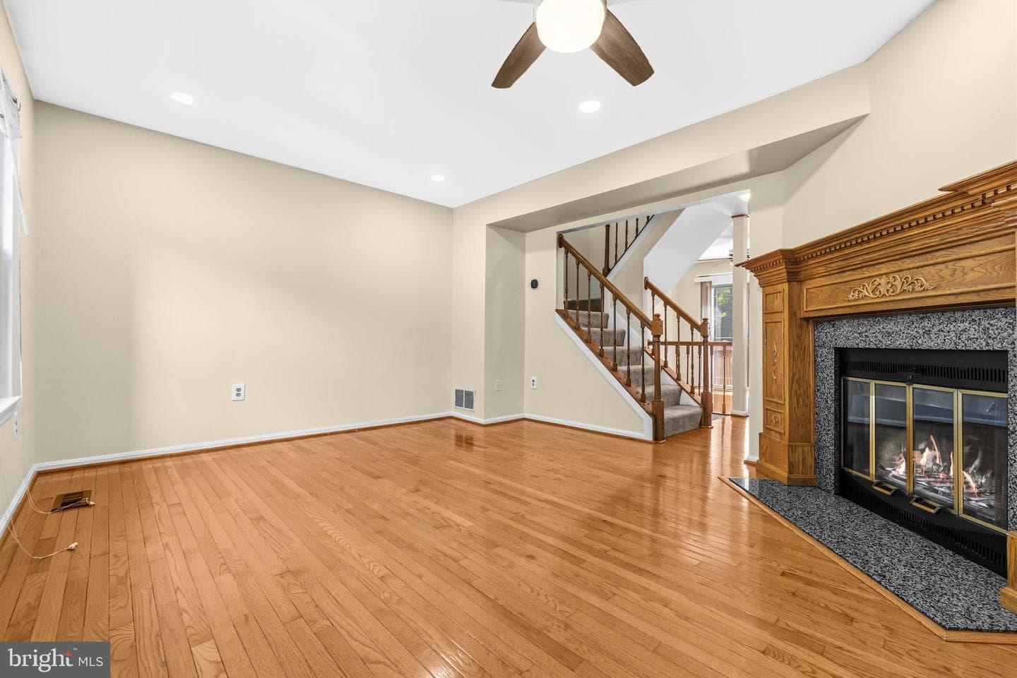 15203 Valley Stream Drive photo 4
