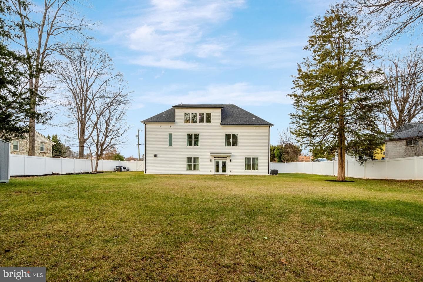 8709 Yorkshire Lane photo 24