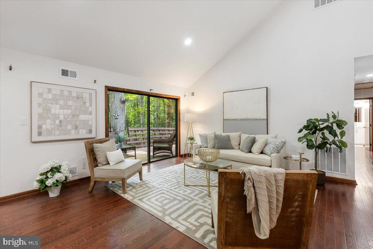 12212 Woodlark Court photo 5