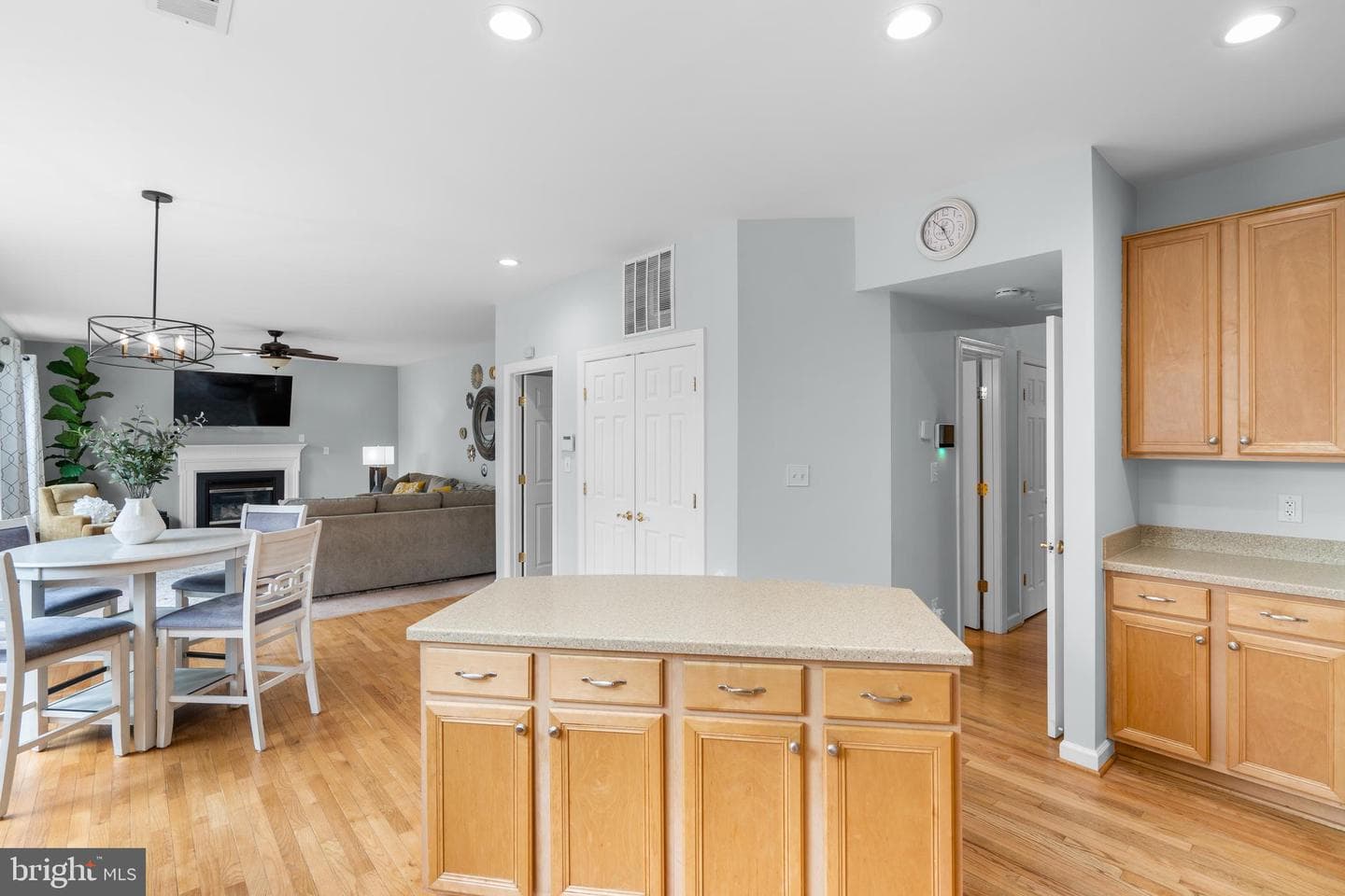 6000 Lyceum Lane photo 23